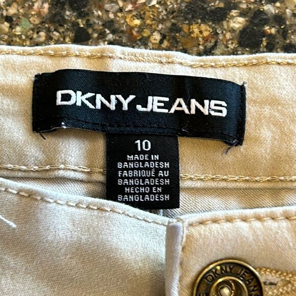 DKNY Tan Shorts - Picture 2 of 7
